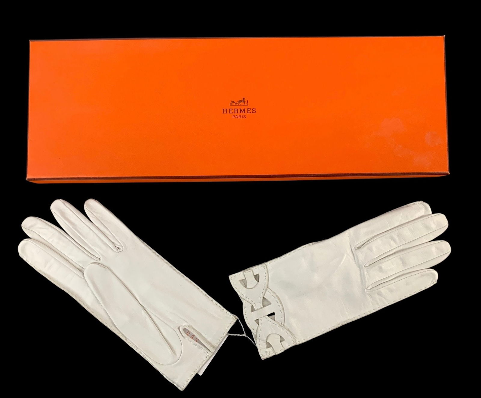 Hermes White Leather Lambskin And Kidskin Driving Gloves (Made In France) - #S12-5: New with tags and Hermes presentation box. Women's Size:7. LOCAL PICK-UP: SATURDAY, FEBRUARY 21ST FROM 11AM-3PM. LOCATION: 35 MECHANIC STREET, AMENIA, NY 12501 INVOICES MUST BE PAID PRIOR TO ARRIVAL.