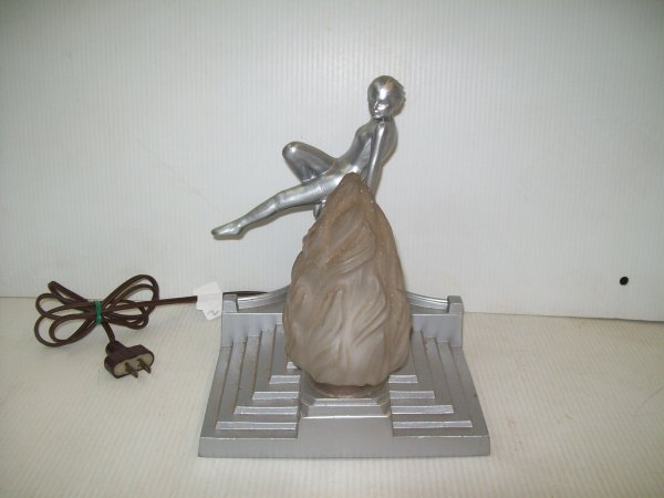 LIGHTING: ART DECO WOMAN FIGURE LAMP. SHADE NOT ORIGINAL. 8 INCHES HIGH X 8 INCHES WIDE