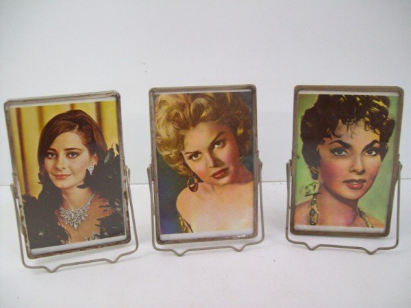TABLE MIRRORS WITH HOLLYWOOD PHOTO PRINTS: 3 TABLE MIRRORS WITH HOLLYWOOD ACTRESSES PHOTO PRINTS. SOME RUST. 6 INCHES HIGH X 4 INCHES WIDE