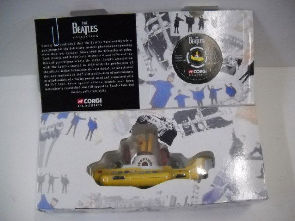 TOY: THE BEATLES YELLOW SUBMARINE DIE CAST BY CORGI, 1997. 9 INCHES LONG X 4 INCHES WIDE X 2 1/2 INCHES DEEP