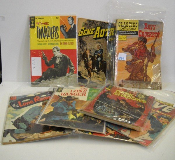 COMIC BOOKS: COMIC BOOKS INCLUDING DAVY CROCKETT; LONE RANGER; DARK SHADOWS; GENE SUTRY; THE INVADERS. 10 INCHES X 7 INCHES