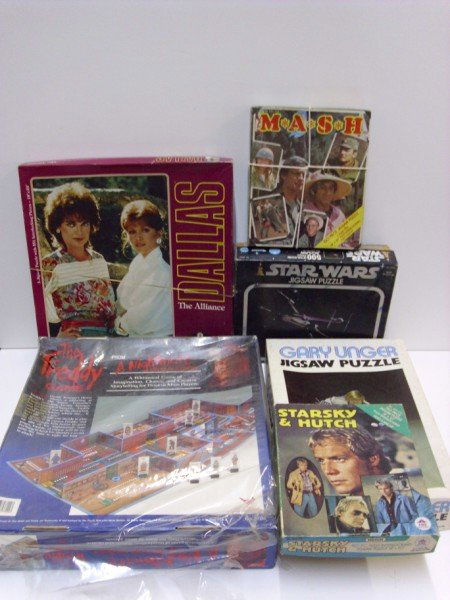 PUZZLES: 5 PUZZLES INCLUDING STARSKY & HUTCH, MASH; & THE FREDDY GAME. USED CONDITION. LARGEST MEASURES 15 1/2 INCHES X 15 1/2 INCHES