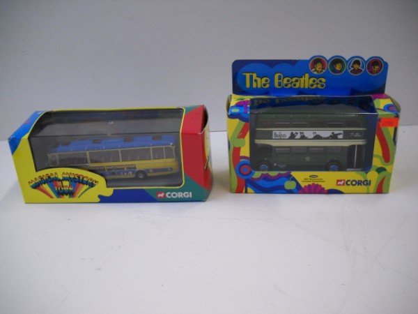 CORGI TOYS: 2 BEATLES CORGI TOYS INCLUDING: MAGICAL MYSTERY TOUR BUS, 2000 & BEATLES DOUBLE DECKER BUS. 7 INCHES X 5 1/2 INCHES