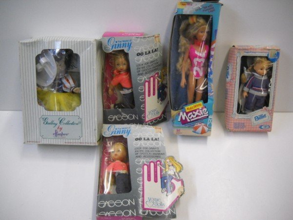 DOLLS: DOLLS IN ORIGINAL BOXES INCLUDING 2 GINNY DOLLS BY SASSON; MAXIE BY HASBRO; BILLIE BY PLAYMATES; SNOW WHITE BY EFFANBEE. BOXES HAVE TEAR; WEAR. LARGEST MEASURES 14 INCHES