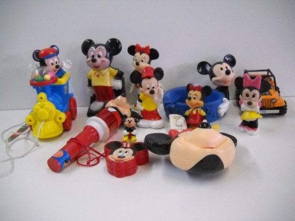 MICKEY & MINNIE MOUSE TOYS: MICKEY & MINNIE MOUSE TOYS; FIGURES. USED CONDITION. LARGEST MEASURES 7 1/2 INCHES