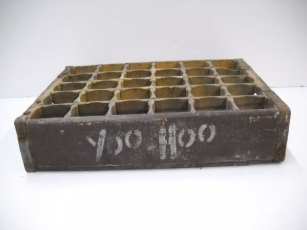 ADVERTISING: YOO HOO WOODEN CRATE 30 BOTTLE HOLDER. 15 INCHES X 12 INCHES X 3 1/2 INCHES. CALL 845-457-7550 OR EMAIL STERLINGAUCTION@AOL.COM FOR FULL CONDITION REPORT, SHIPPING/PACKING QUOTES PRIOR TO BIDDING. IF 