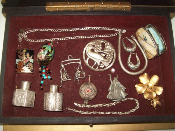 COSTUME JEWELRY: WOOD BOX WITH JEWERLY INCLUDING CLOSIONNE; BRACELET 925; NECKLACE 925 ITALY; CHARM STERLING. CALL 845-457-7550 OR EMAIL STERLINGAUCTION@AOL.COM FOR FULL CONDITION REPORT, SHIPPING/PACKING QUOTES PRIOR