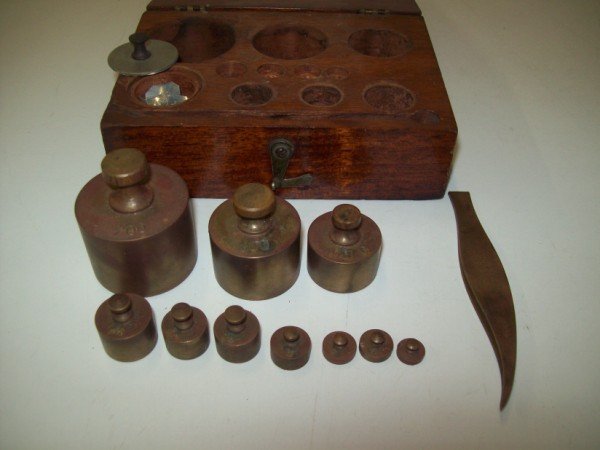 BOX WITH WEIGHTS: WEIGHT SET WITH BOX. CALL 845-457-7550 OR EMAIL STERLINGAUCTION@AOL.COM FOR FULL CONDITION REPORT, SHIPPING/PACKING QUOTES PRIOR TO BIDDING. IF YOU BID WITHOUT CALLING OR EMAILING YOU BEAR ALL RESPONS