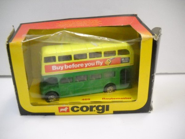CORGI TO: CORGI ROUTMASTER BUS IN BOX 1981. BOX NOT TOGETHER. 6 INCHES WIDE X 4 INCHES HIGH X 3 INCHES DEEP. CALL 845-457-7550 OR EMAIL STERLINGAUCTION@AOL.COM FOR FULL CONDITION REPORT, SHIPPING/PACKING QUOTES