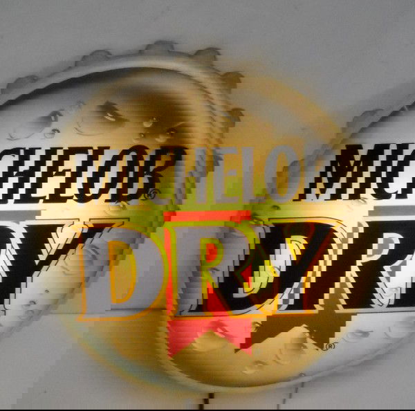 BEER ADVERTISING LIGHTED SIGN: MICHELOB DRY BEER ADVERTISING LIGHTED SIGN. WORKING CONDITION. 1989. 12 INCHES DIAM.