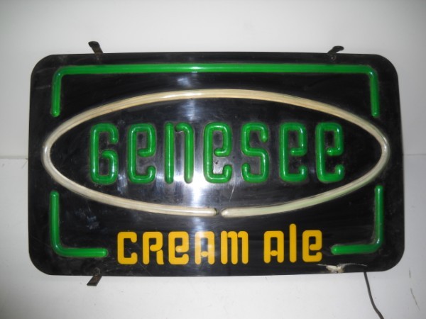 BEER ADVERTISING LIGHTED SIGN: GENESEE CREAM ALE BEER ADVERTISING LIGHTED SIGN. NOT WORKING. 13 INCHES X 22 INCHES