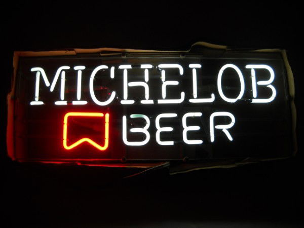BEER ADVERTISING SIGN: NEON MICHELOB BEER ADVERTISING SIGN. WORKING CONDITION. 28 INCHES WIDE X 11 INCHES HIGH. All property is sold "AS IS", "WHERE IS", and ALL SALES ARE FINAL. There are NO REFUNDS, NO EXCHANGES. ALL ARTW