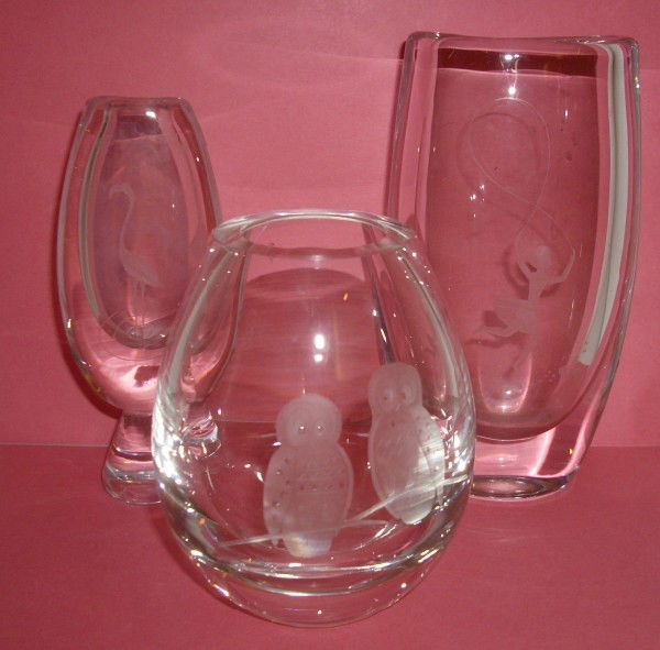 ART GLASS: 3 PIECE ART GLASS VASES INCLUDING HOLMEGAARD; KOSTA L6362; ILLEG. 6 1/2 INCHES X 3 INCHES.