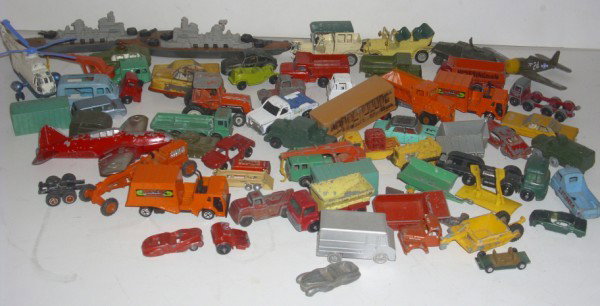 TOY TRUCKS/CARS: COLLECTION OF ASSORTED DIE CAST TOY CARS, AIRPLANE, TRUCKS INCLUDING LESNEY; MATCHBOX; HUBLEY; TOOTSIE TOY; ALSO SEVERAL PLASTIC CARS. USED CONDITION; LACKING PARTS.
