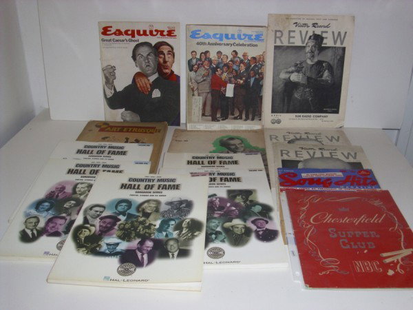 MAGAZINES: VARIOUS MAGAZINES INCLUDING ESQUIRE; COUNTRY MUSIC HALL OF FAME SONGBOOK SERIES; INTERNATIONAL MUSICIAN; ART ETRUSQUE; VICTOR RECORDS REVIEW. USED CONDITION.