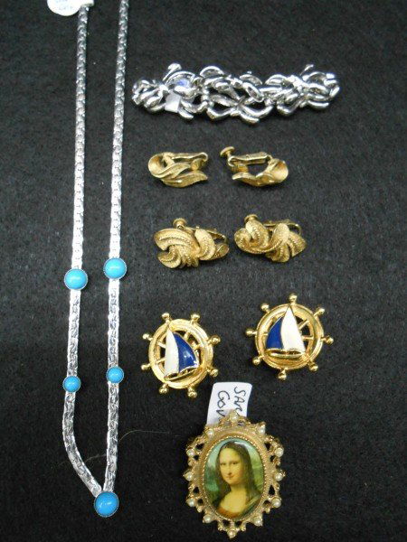 6 PIECES COSTUME JEWELRY: 6 PIECES COSTUME JEWELRY: 1 NECKLACE MARKED "SARAH COV"; 3 PAIRS EARRINGS -2 MARKED "CORO"; 1 BRACELET MARKED "(CROWN) TRIFARI"; 1 PIN/BROOCH MARKED "SARAH COV".