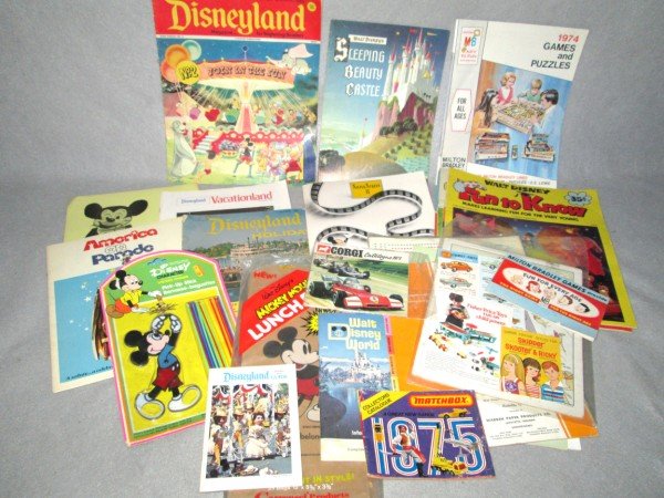 WALT DISNEY/TOY CATALOG LOT: 33 PIECES OF WALT DISNEY & TOY CATALOGS INCLUDING 1973 CORGI; 1975 MATCHBOX; MILTON BRADLEY GAMES; 1974 GAMES & PUZZLES; 1954 BUILT RITE; 8 1973/1974 WALT DISNEY FUN TO KNOW MAGAZINES; DISNEY BOOK COV
