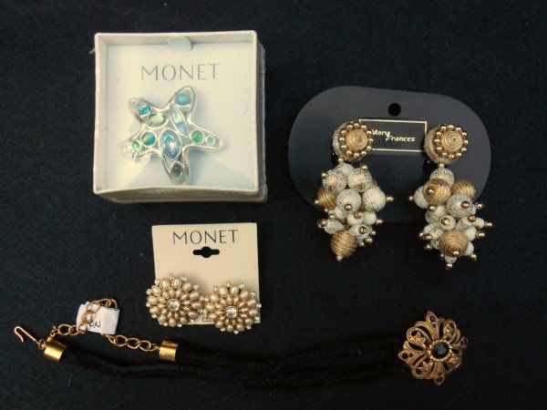 4 PIECES COSTUME JEWELRY: 4 PIECES COSTUME JEWELRY: 1 NECKLACE MARKED "AVON"; 2 PAIR EARRINGS MARKED "MONET", "MARY FRANCES"; 1 MONET PIN/BROOCH;