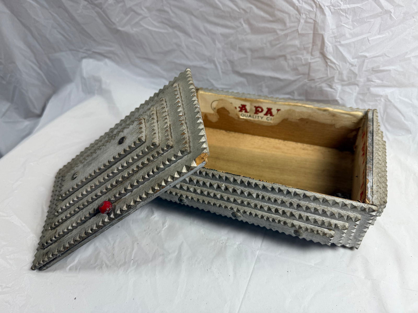 Chipped carved trinket box (1 of 6)