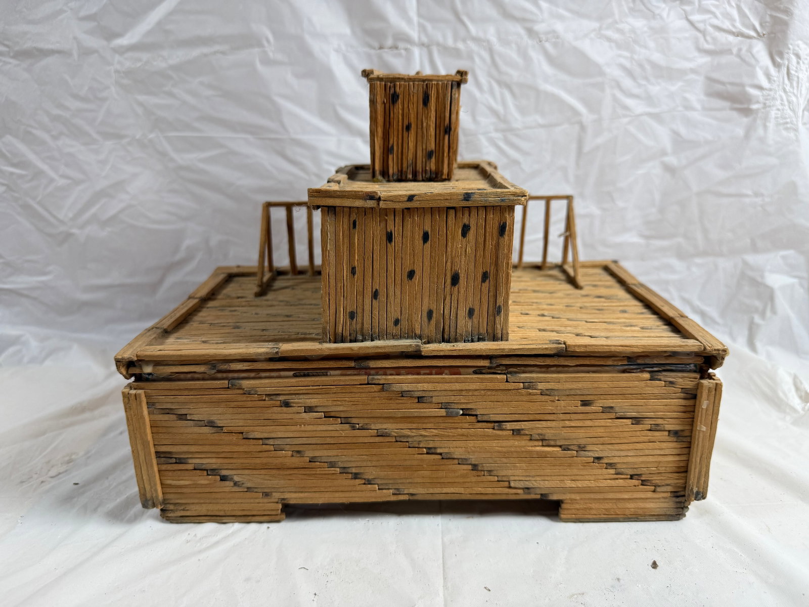 Matchstick art divided compartment trinket box: Matchstick art divided compartment trinket box