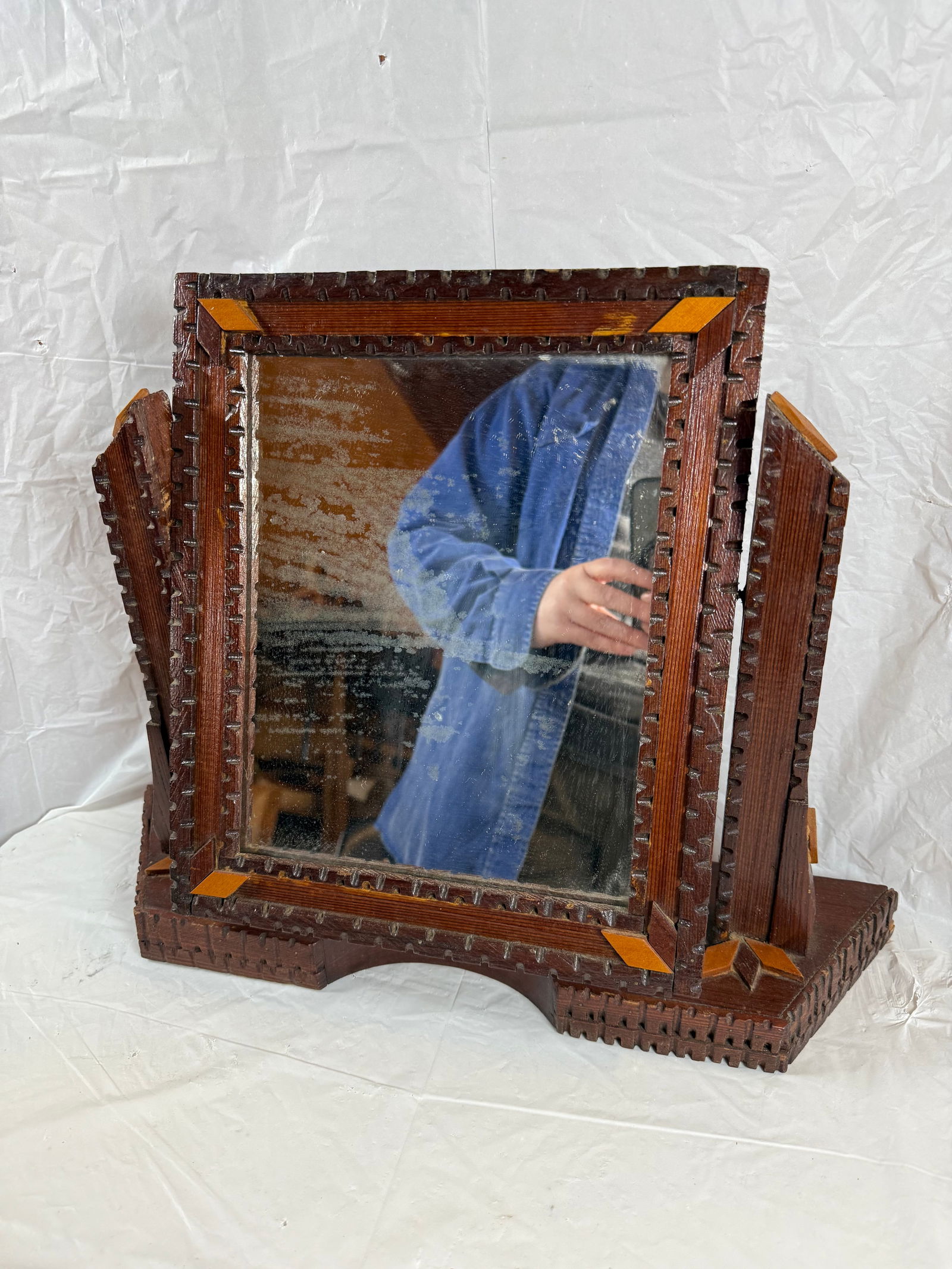 Folk art mirror: Folk art mirror