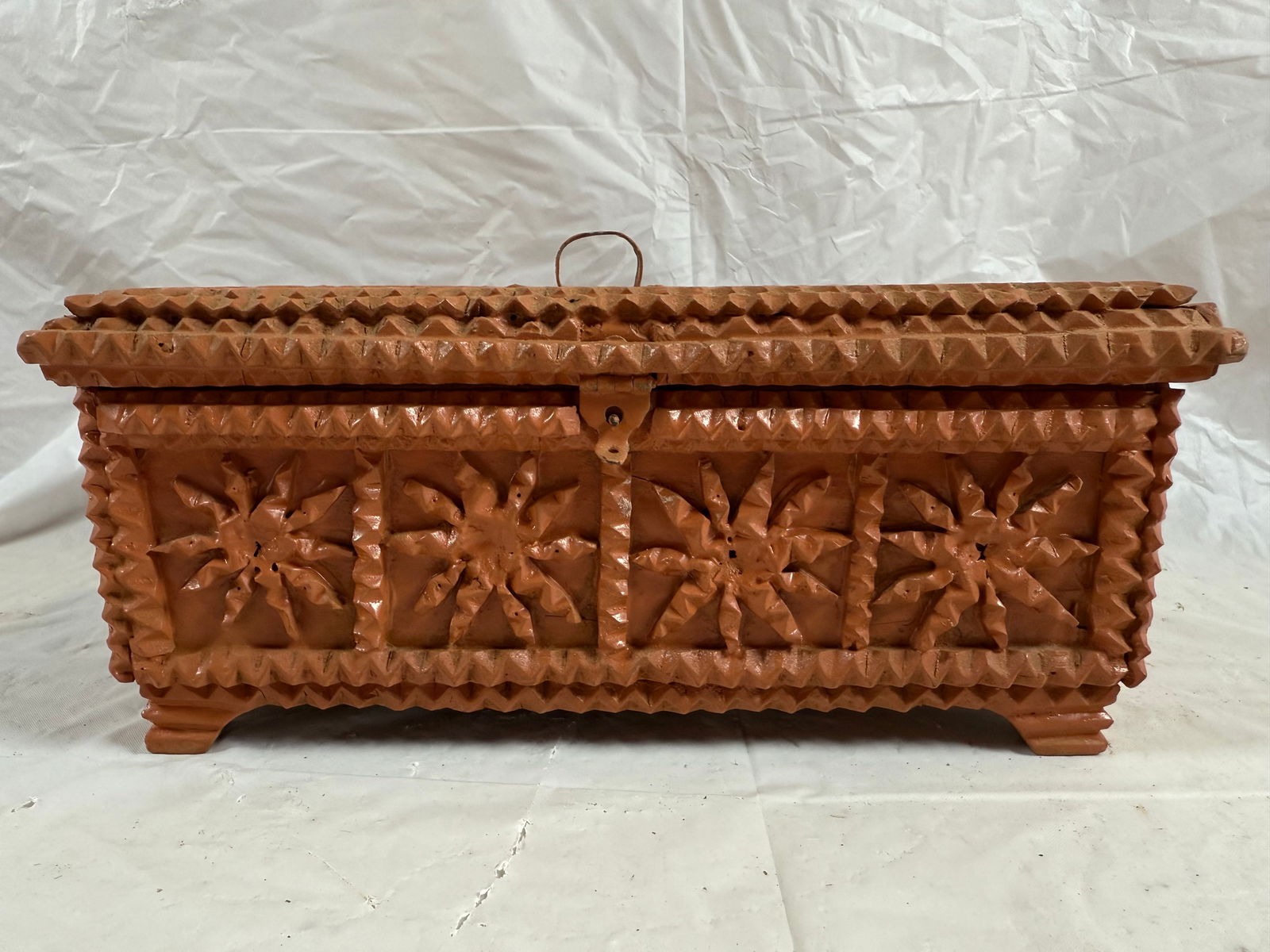 Tramp art jewelry box: Tramp art jewelry box