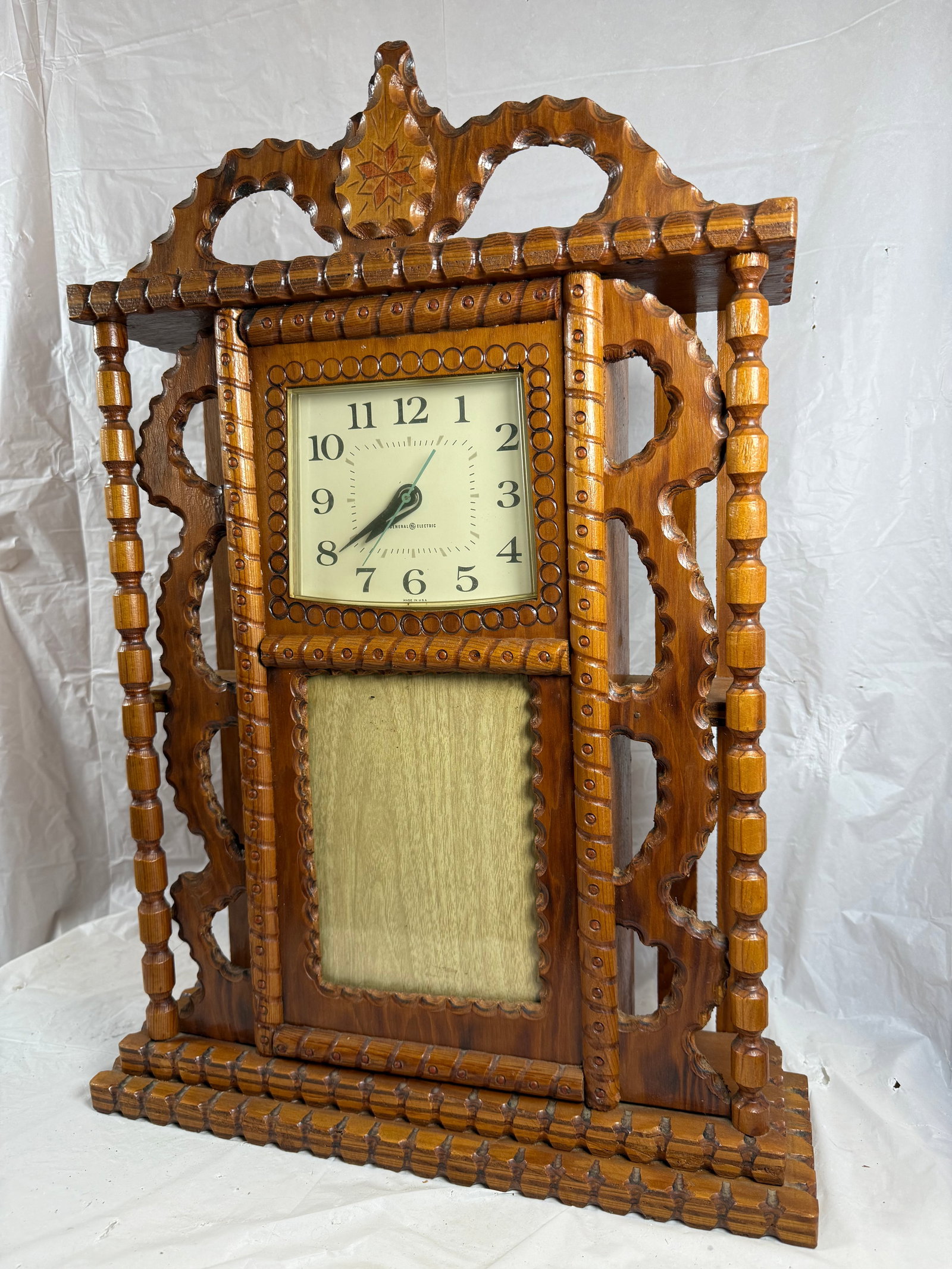 Signed Jesus Saves Howard Finster clock (1 of 3)