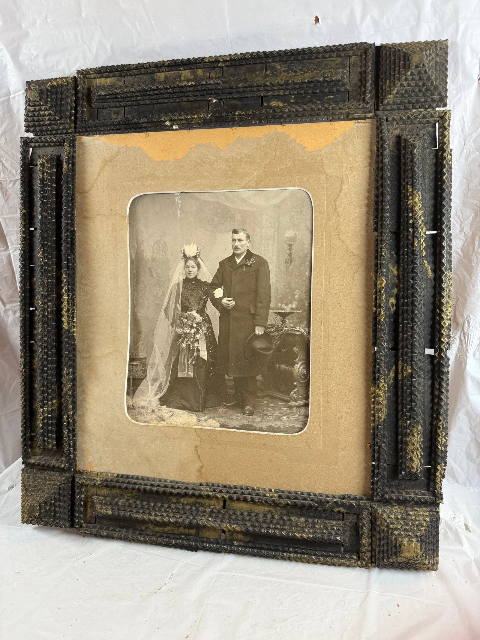 Chipped carved art picture frame with early pictureChipped carved art picture frame with early: Chipped carved art picture frame with early pictureChipped carved art picture frame with early picture