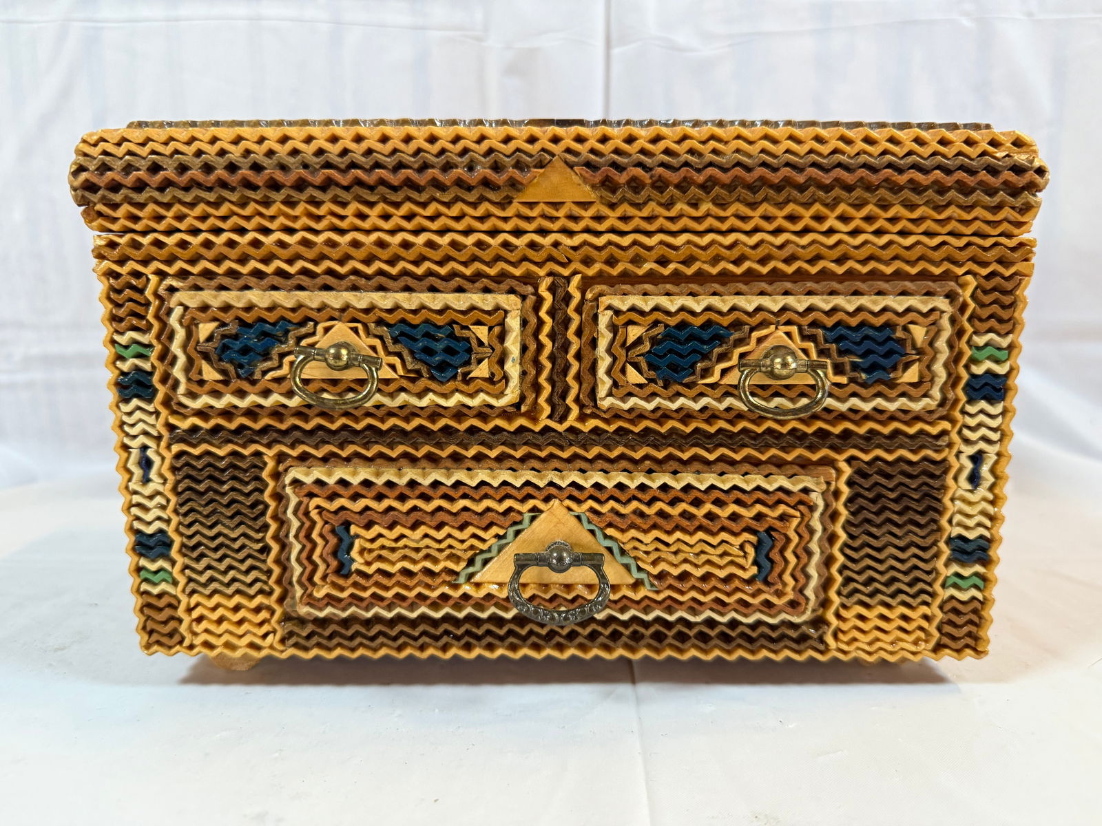 Tramp art jewelry box: Tramp art jewelry box