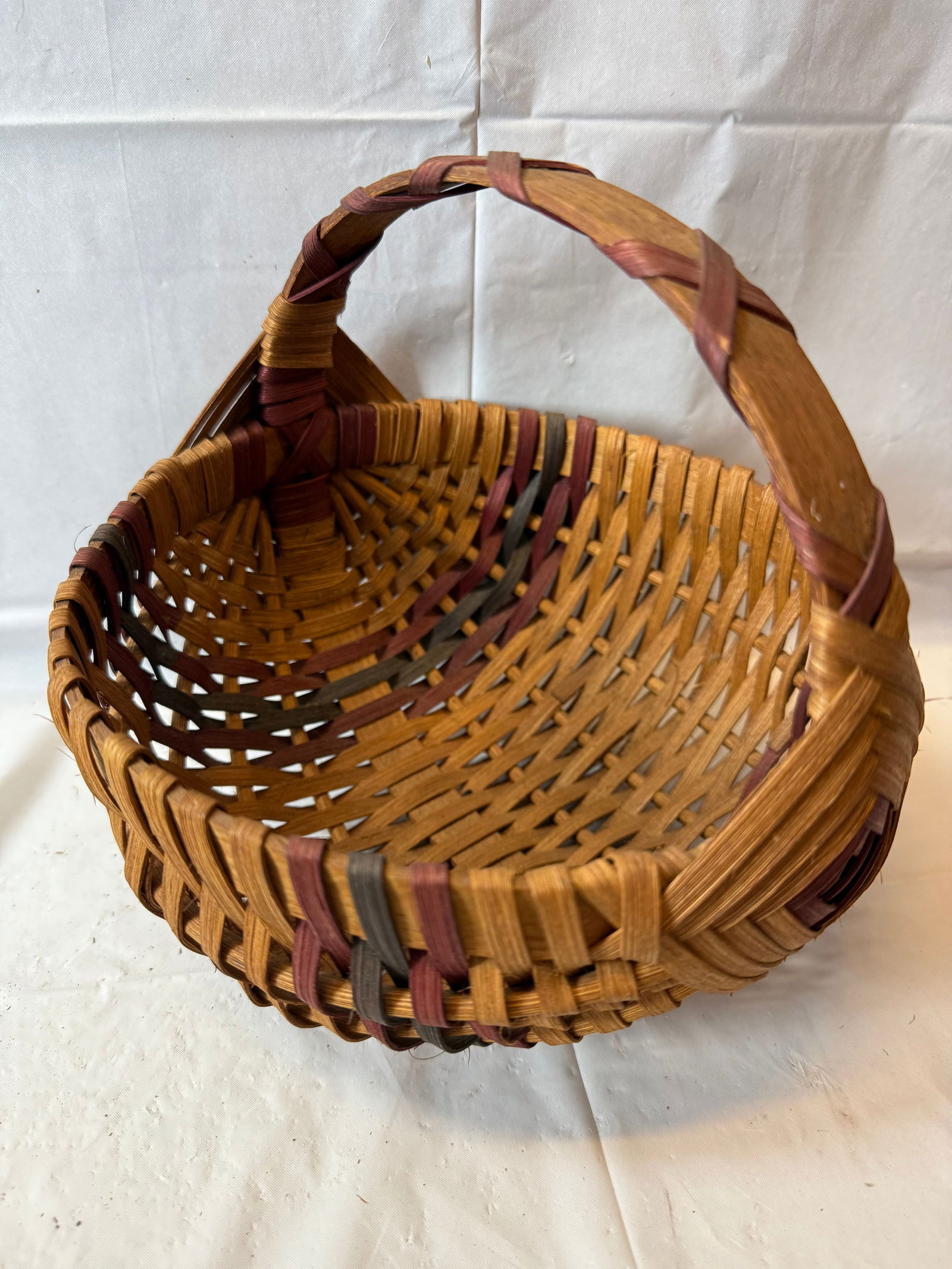 Small Wicker Egg Basket (1 of 2)