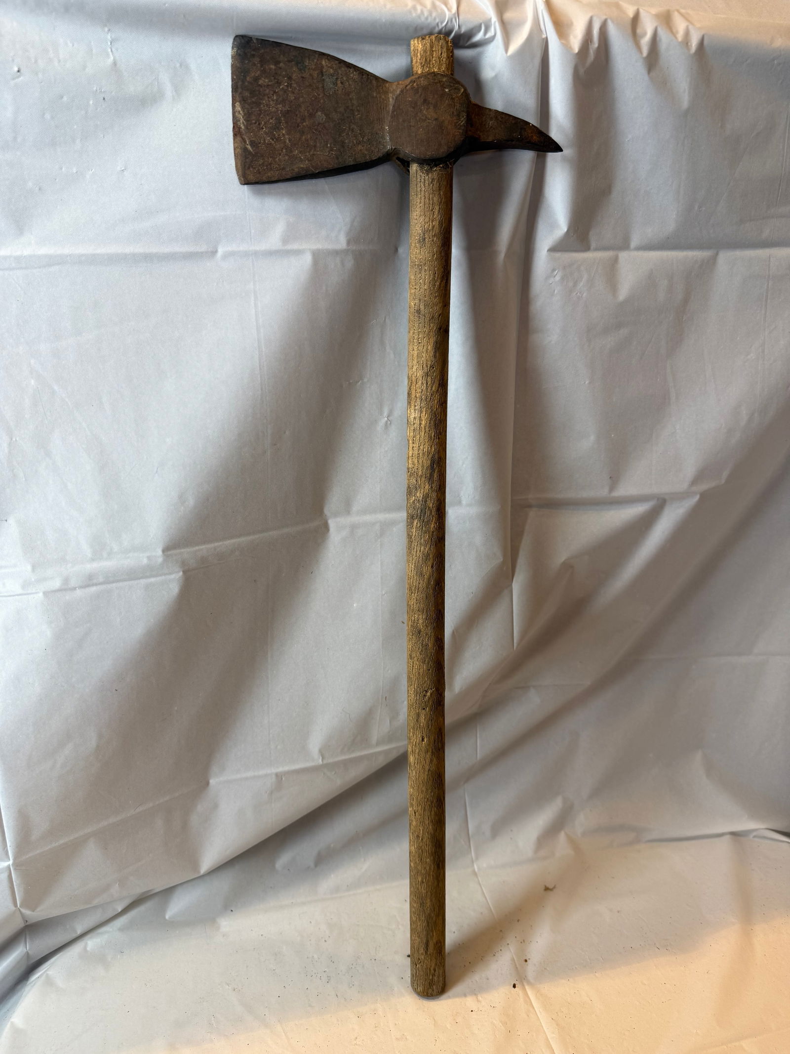 Hand Forged Tomahawk (1 of 1)