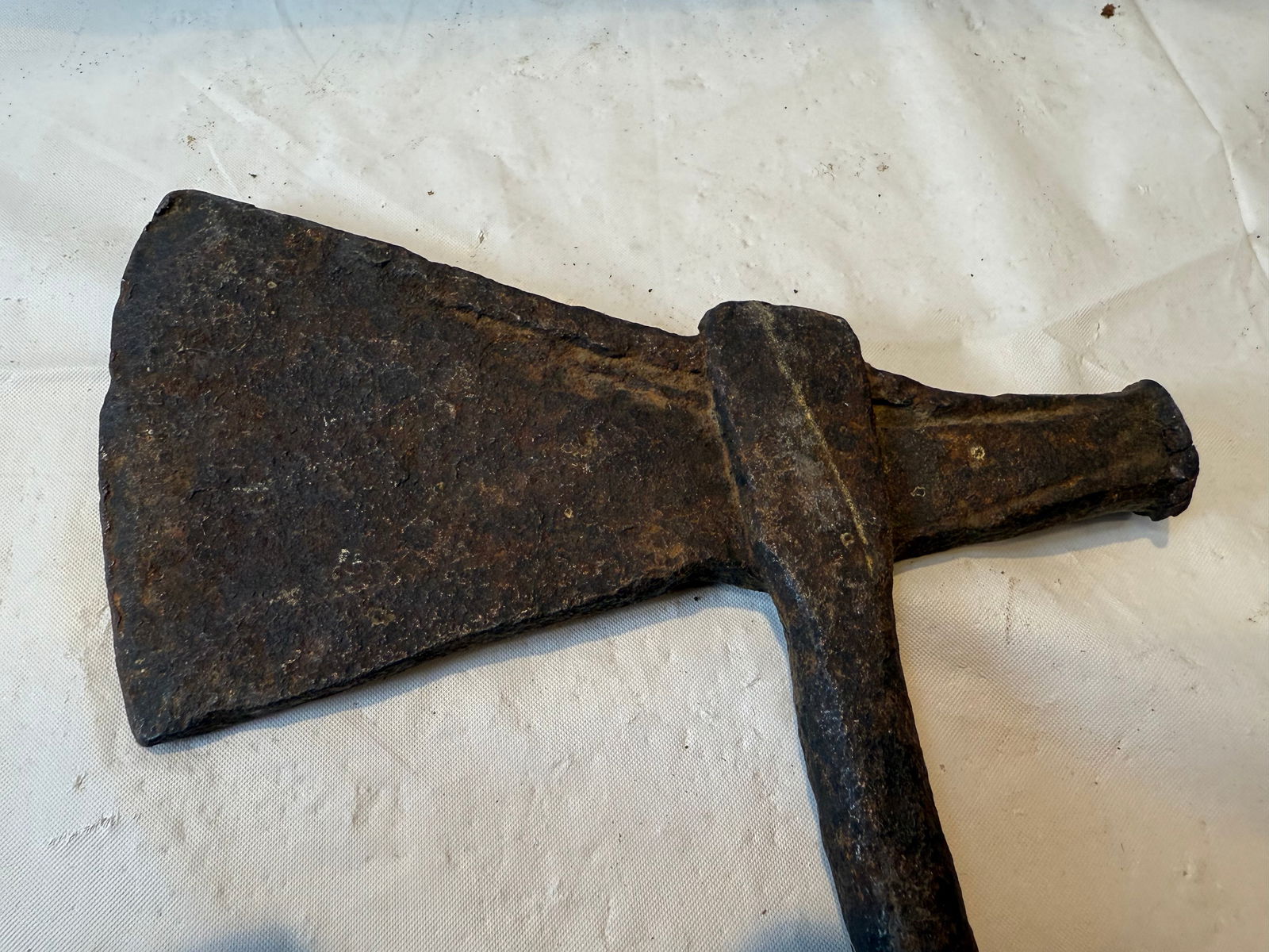 Hand Forged Iron Tomahawk (1 of 2)