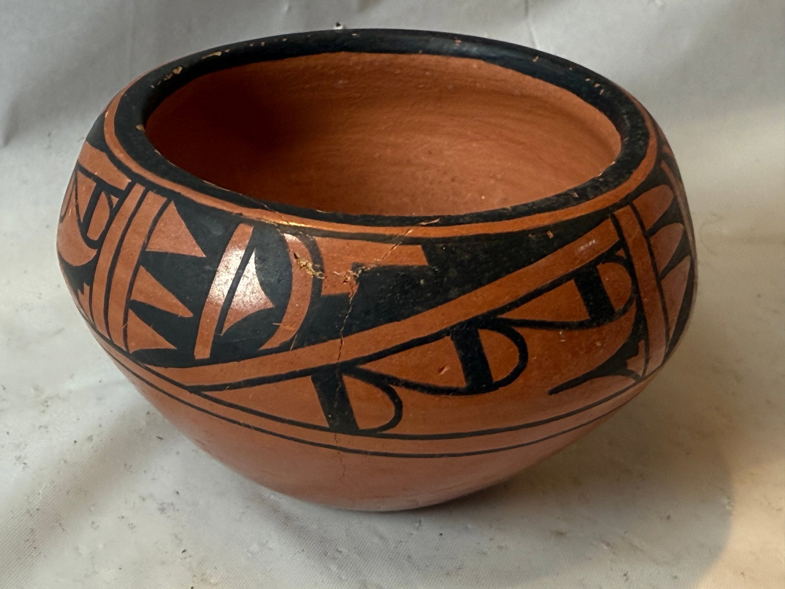 Hopi Pottery Bowl Signed V. Yep Jemez: Hopi Pottery Bowl Signed V. Yep Jemez