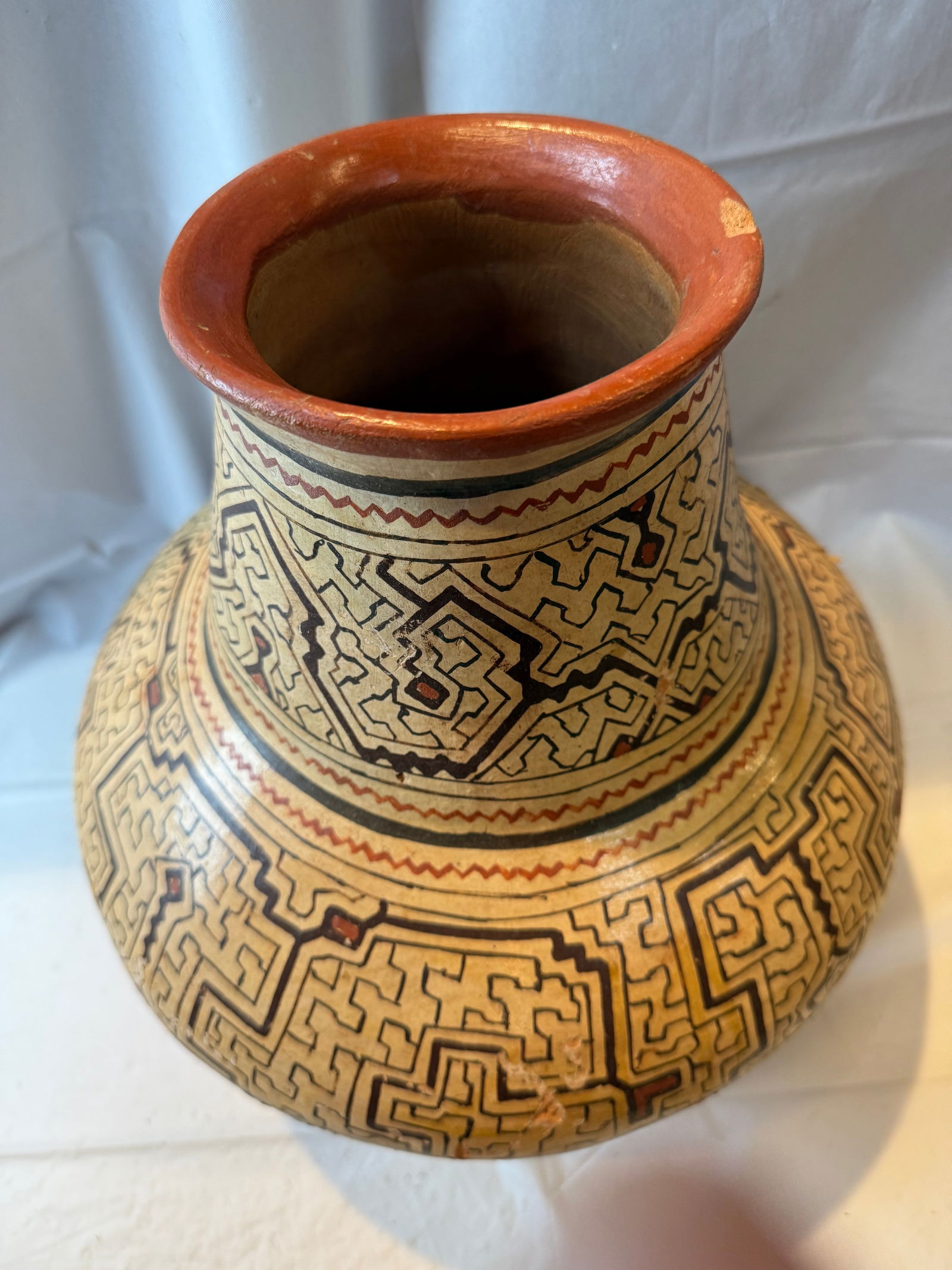 Peruvian Shipibo Ceramic Pottery Vase (1 of 4)