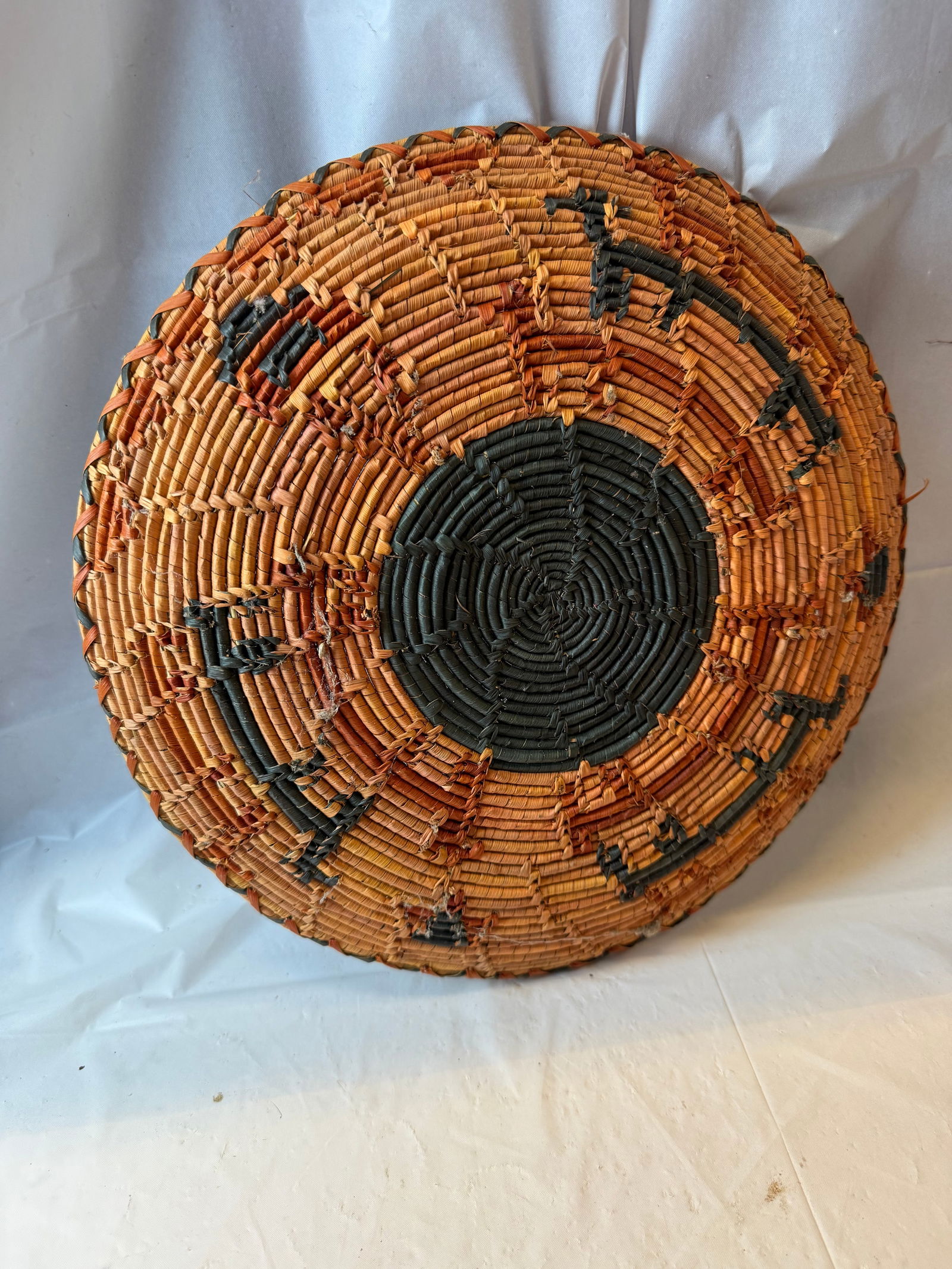 Hopi Native American Basket Plaque: Hopi Native American Basket Plaque