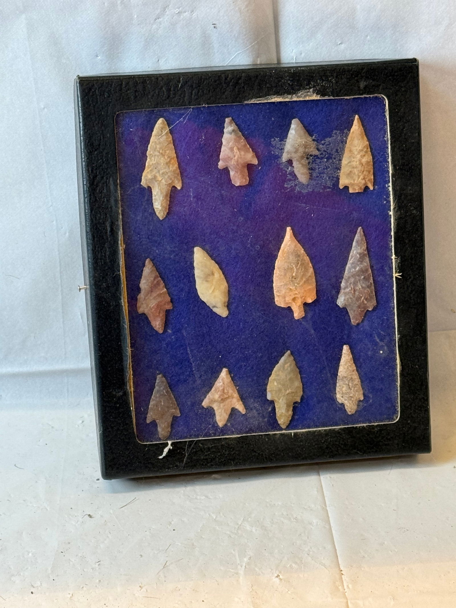 Lot of 12 Native American Arrowheads (1 of 2)