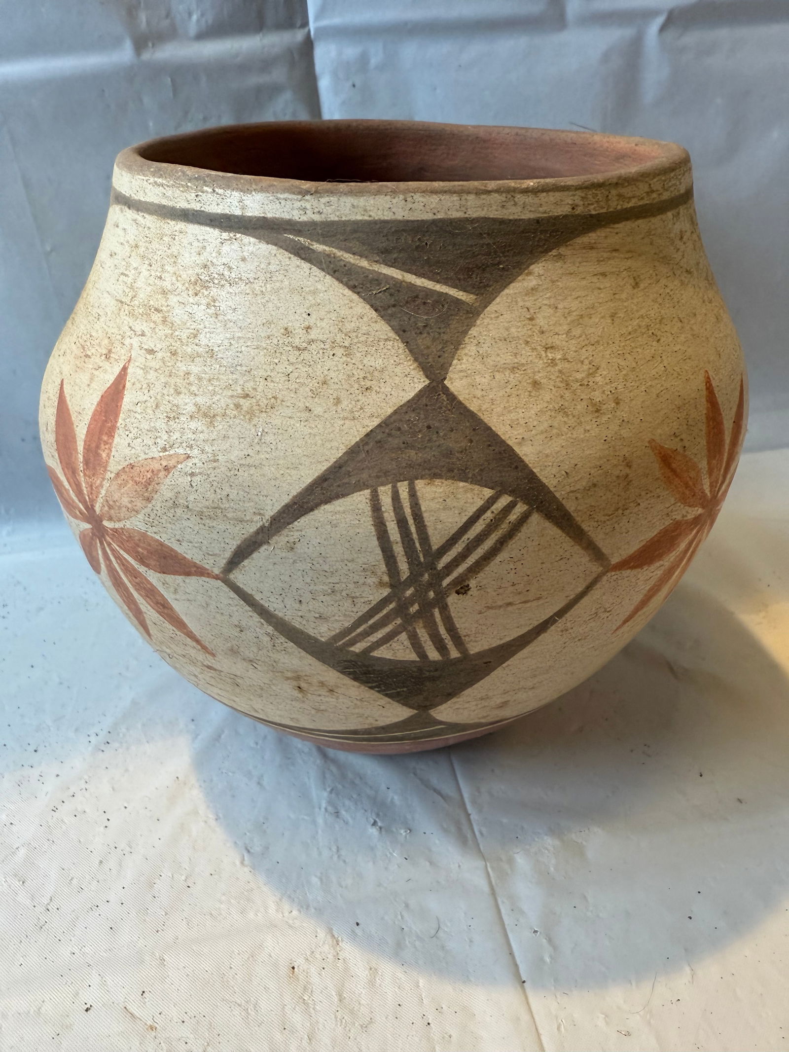 Hopi Native American Pottery Bowl: Hopi Native American Pottery Bowl