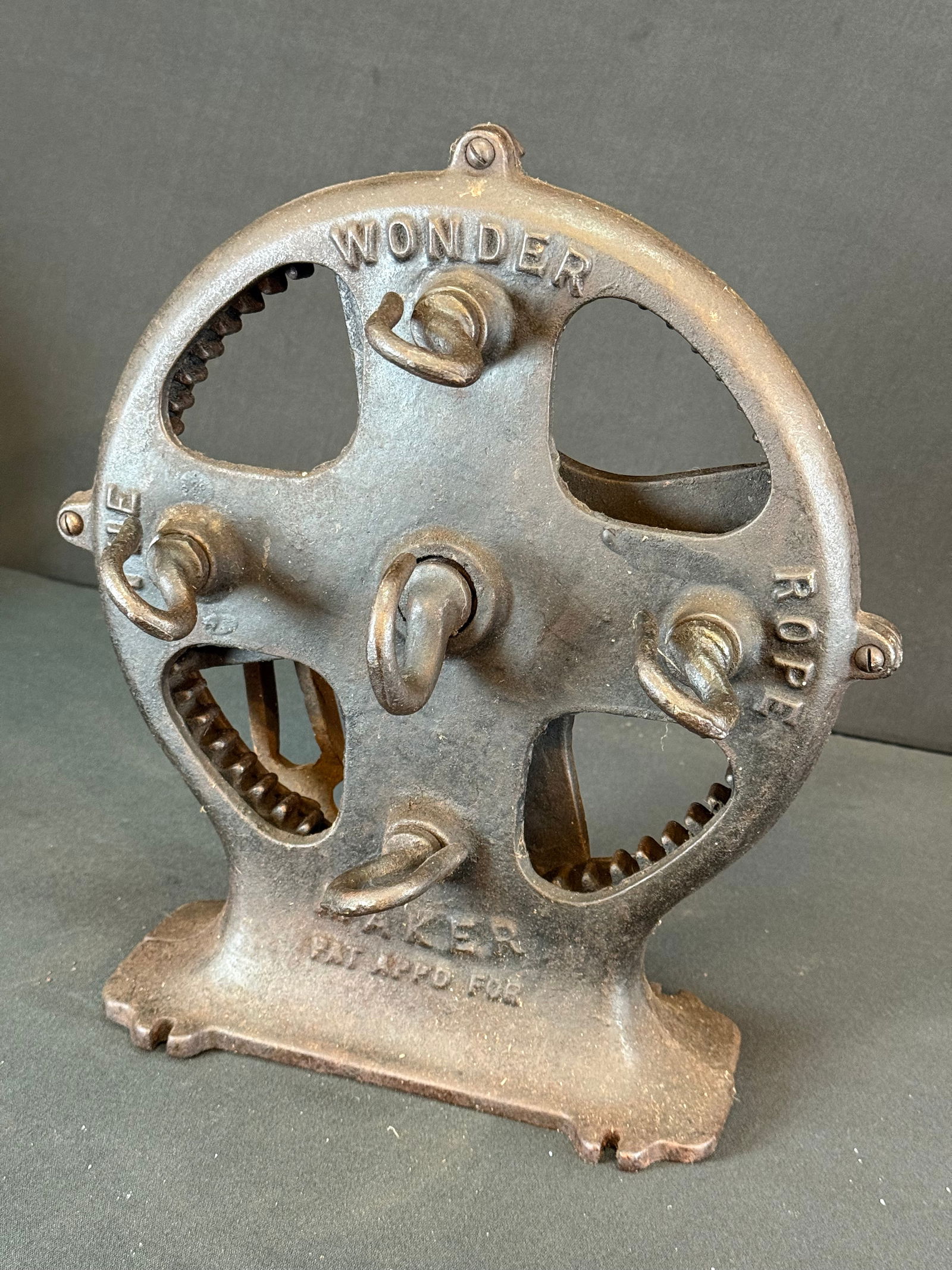 The Wonder Rope Maker Cast Iron w/ Wrench (1 of 4)