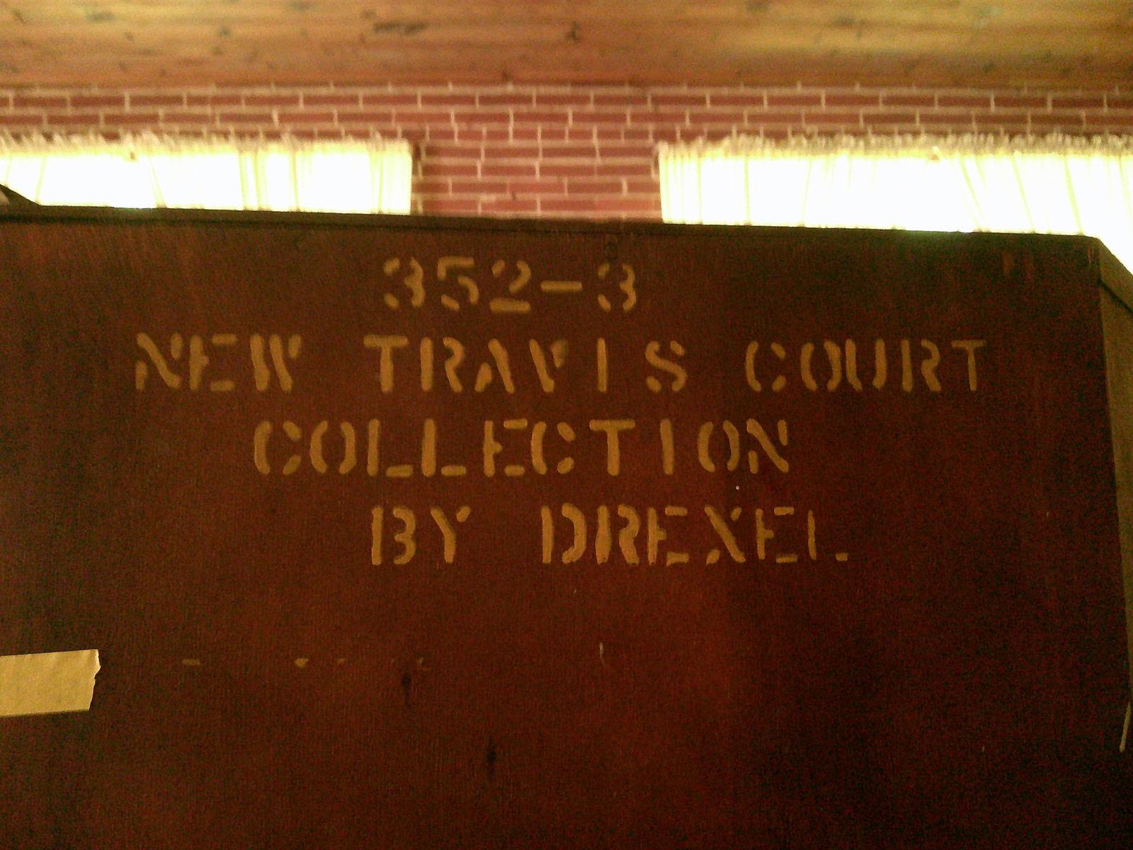 Mahogany Drexel Corner China Cabinet (1 of 2)