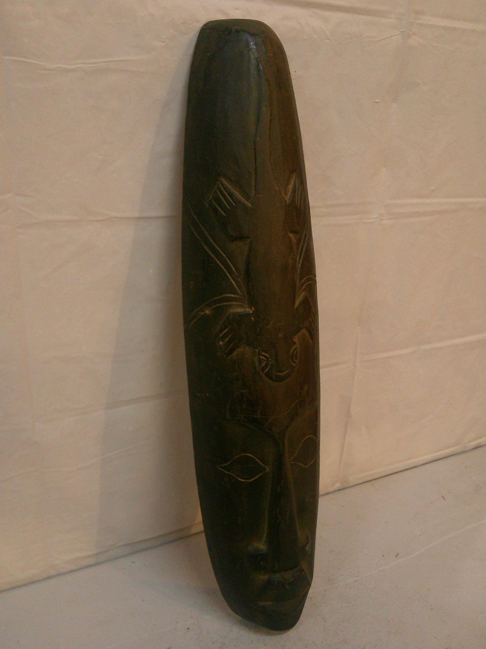 Hand Carved Wooden Tiki Totem Mask: Hand Carved Wooden Tiki Totem Mask