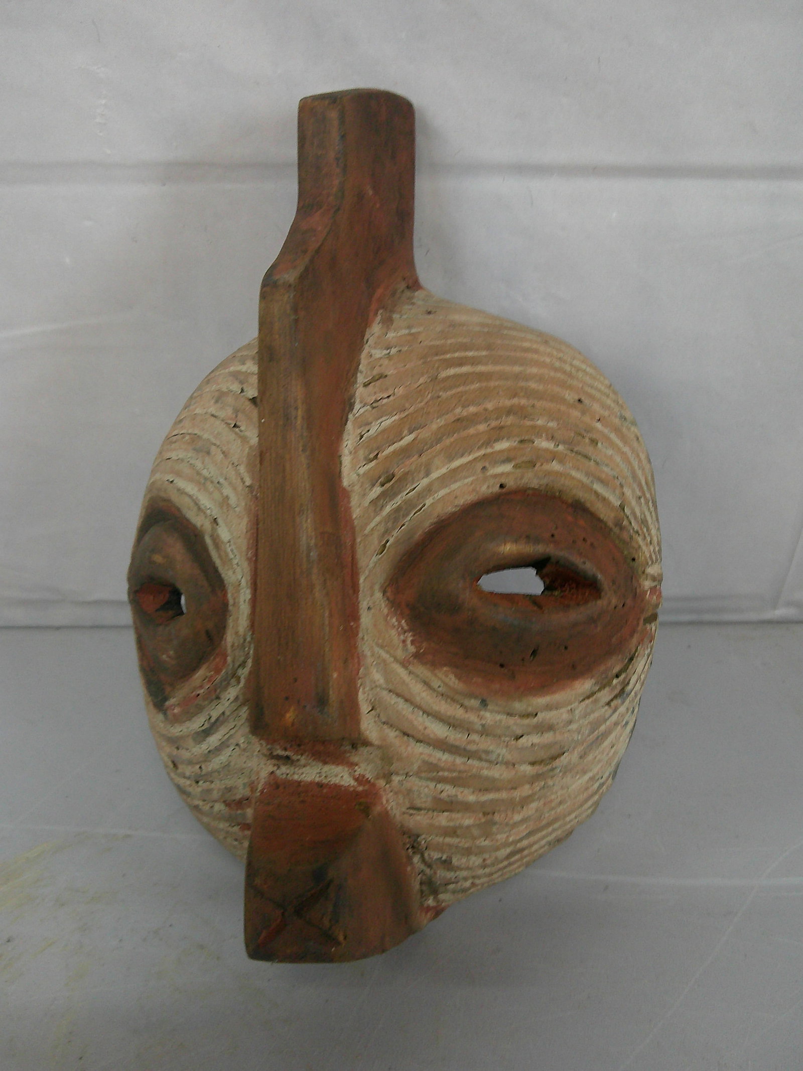 Hand Carved Wooden African Mask: Hand Carved Wooden African Mask
