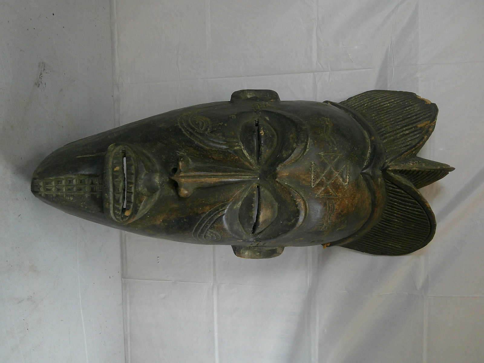 Hand Carved Wooden African Mask: Hand Carved Wooden African Mask