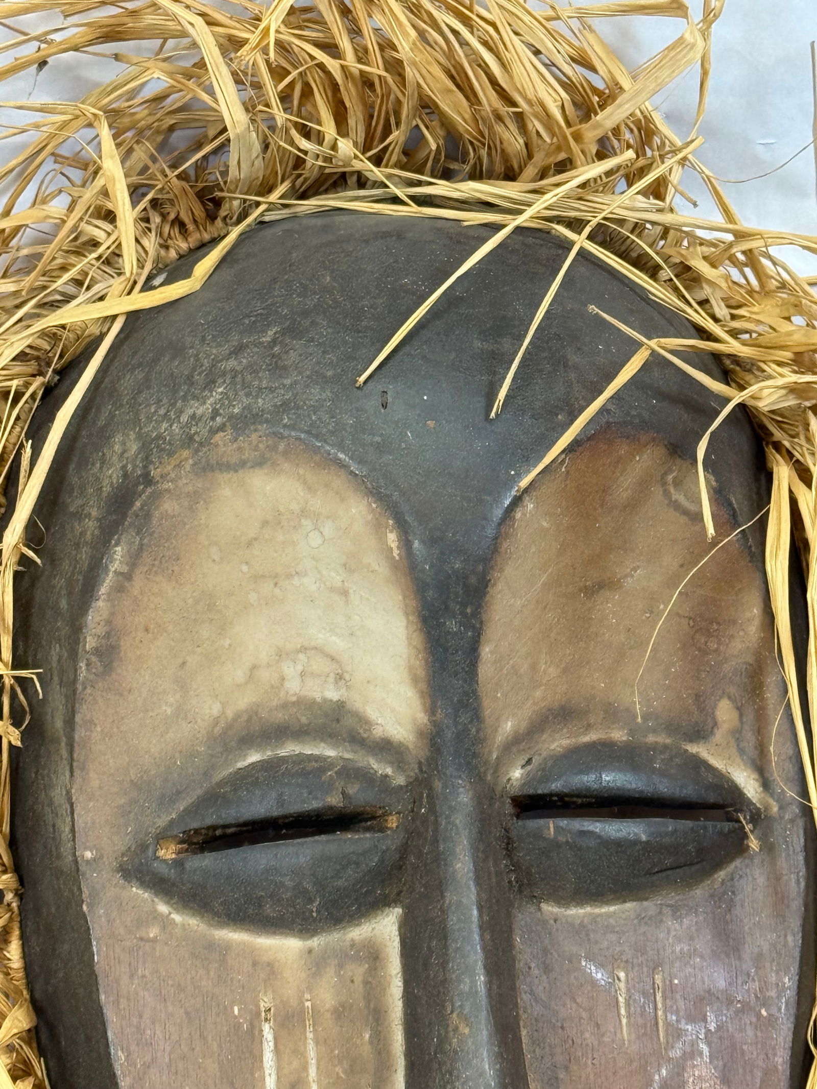Hand Carved Wooden and Raffia Straw African Mask: Hand Carved Wooden and Raffia Straw African Mask