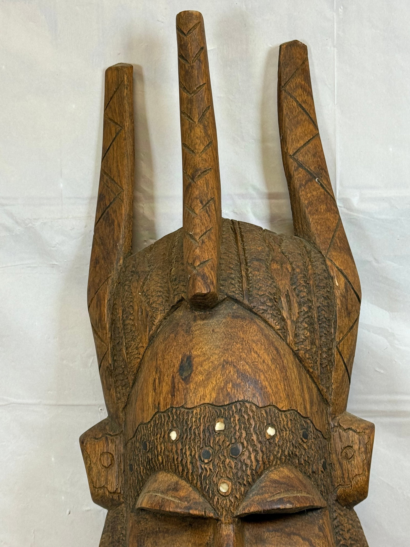 Hand Carved Wooden African Mask: Hand Carved Wooden African Mask