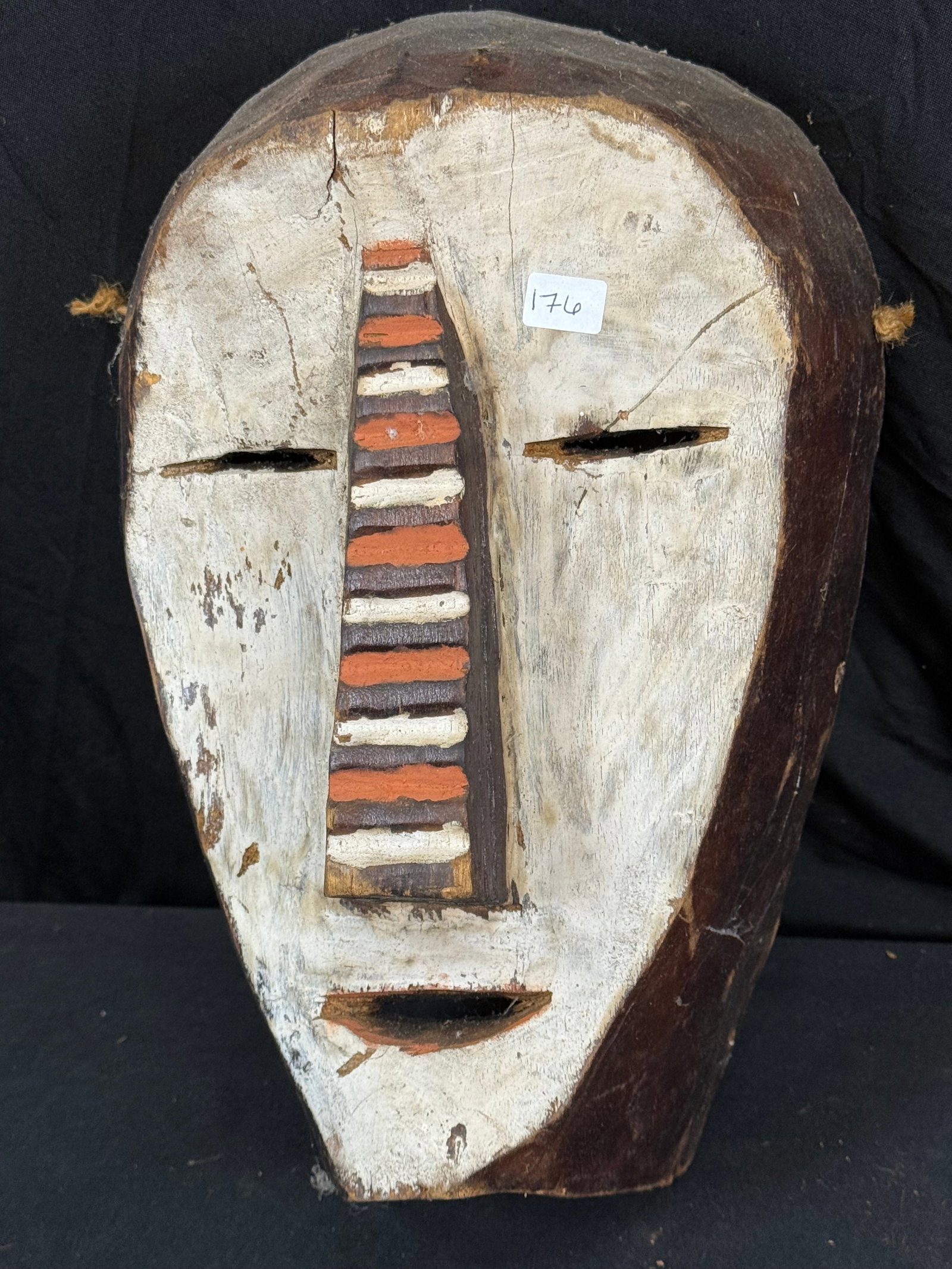Hand Carved Wooden African Mask: Hand Carved Wooden African Mask