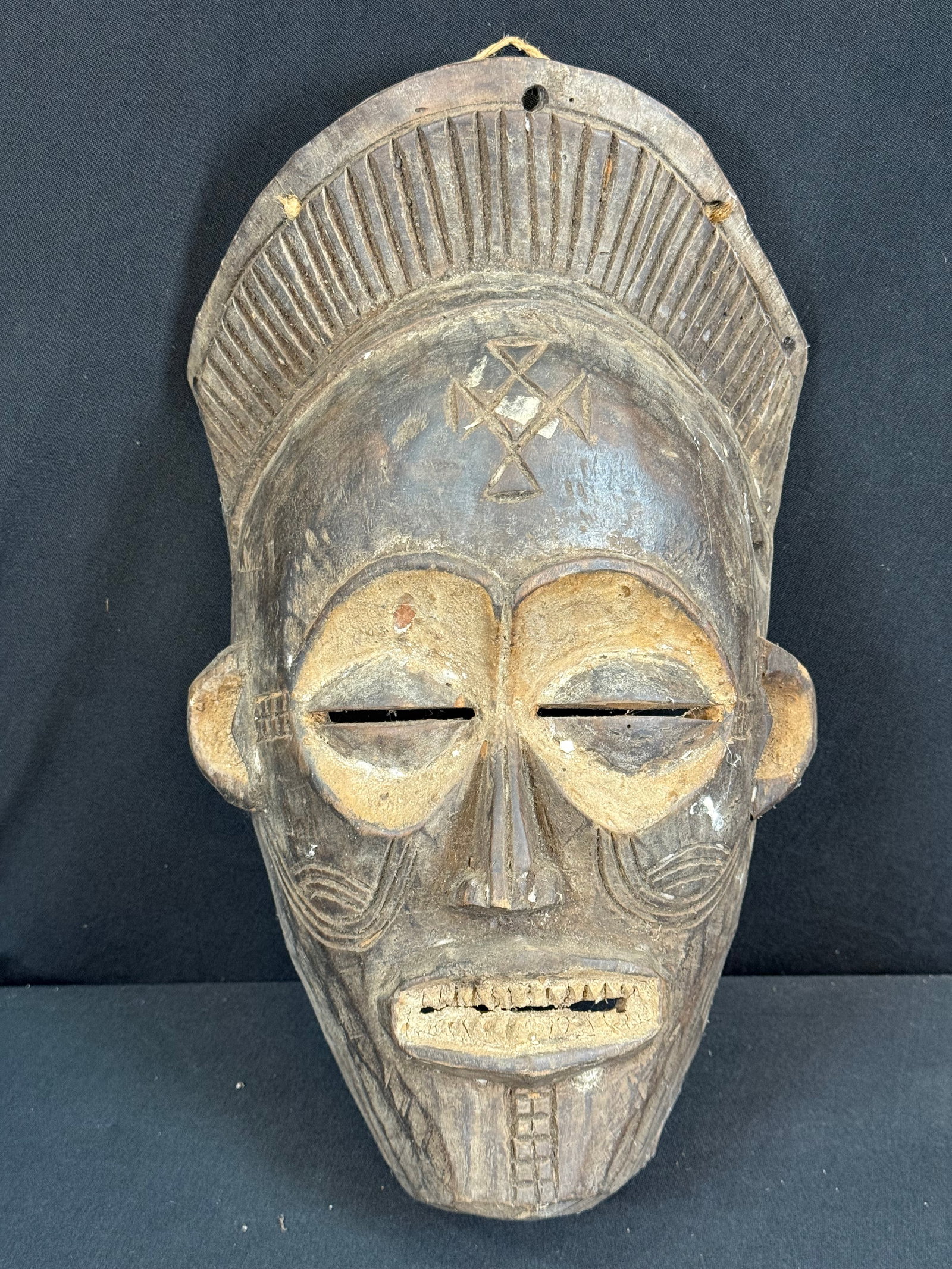 Hand Carved Wooden African Mask: Hand Carved Wooden African Mask