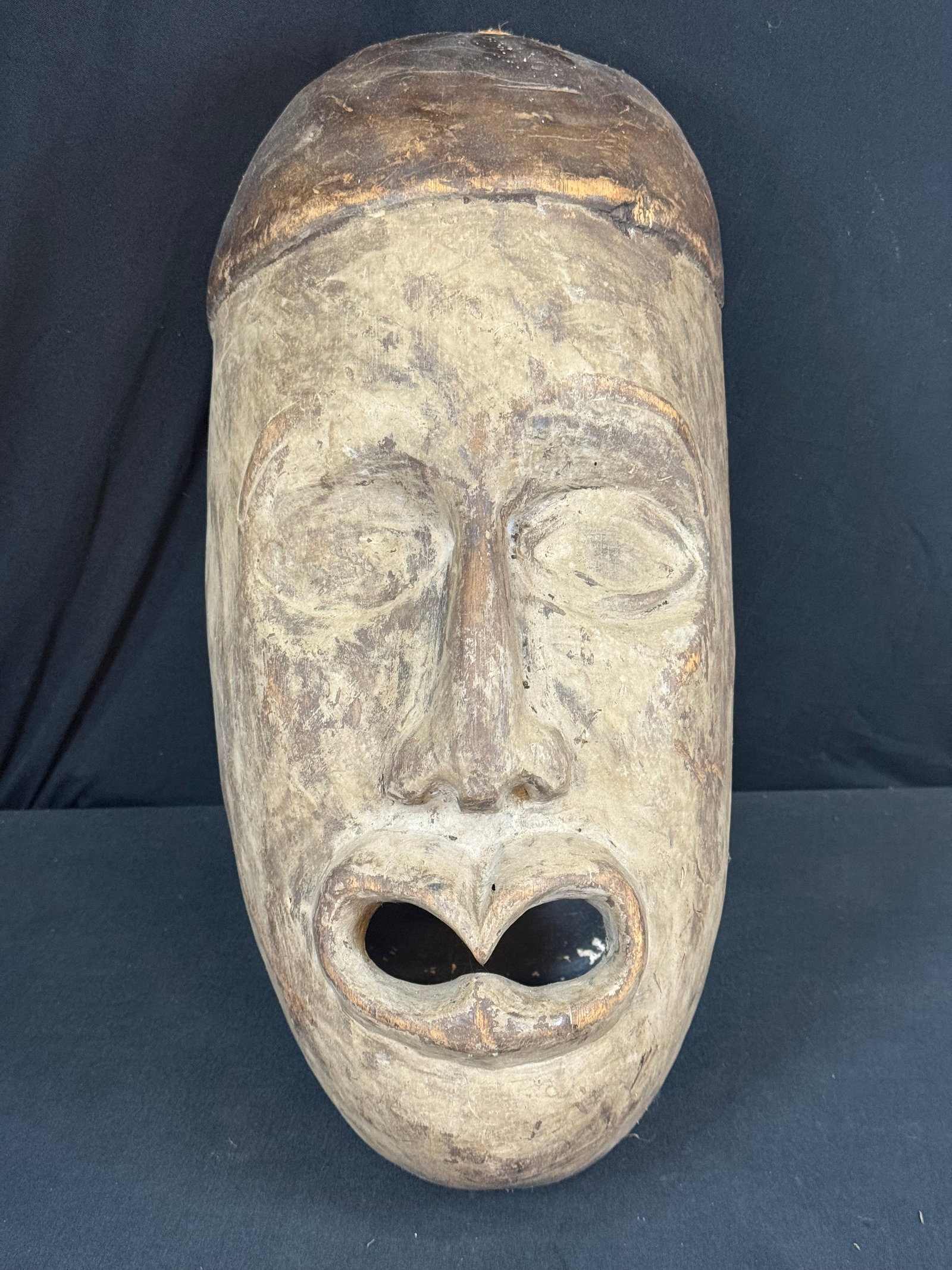 Hand carved wooden African mask: Hand carved wooden African mask