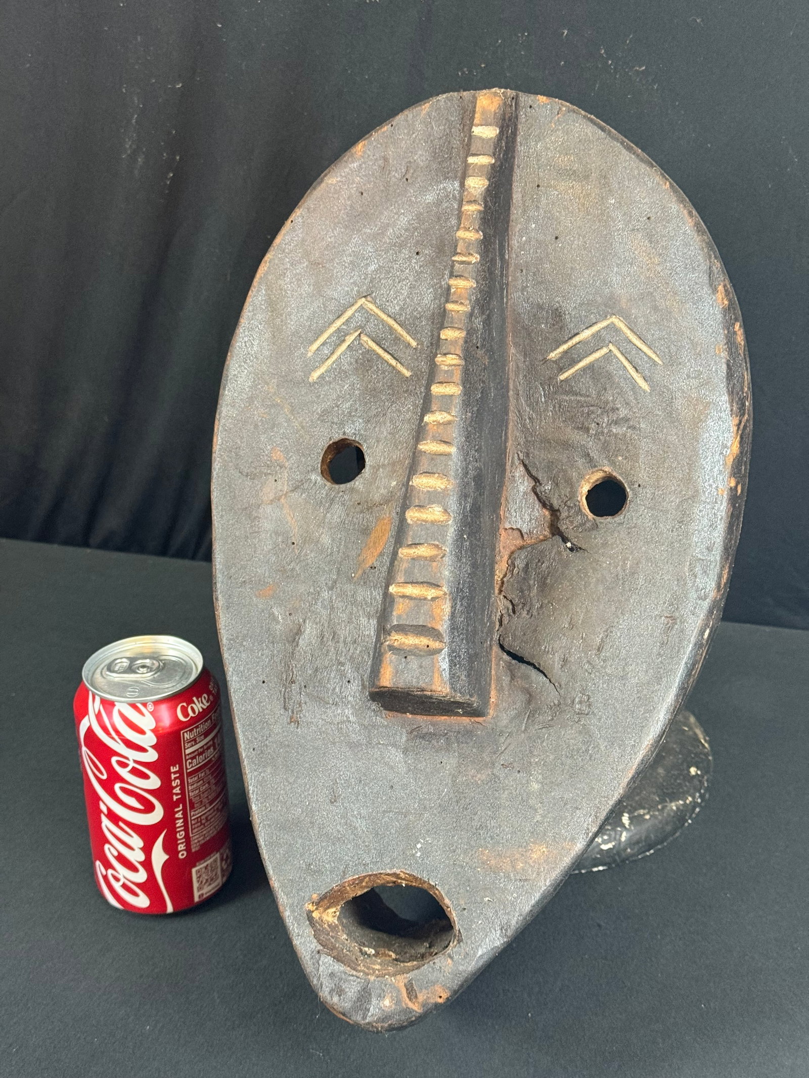 Hand carved wooden African mask: Hand carved wooden African mask