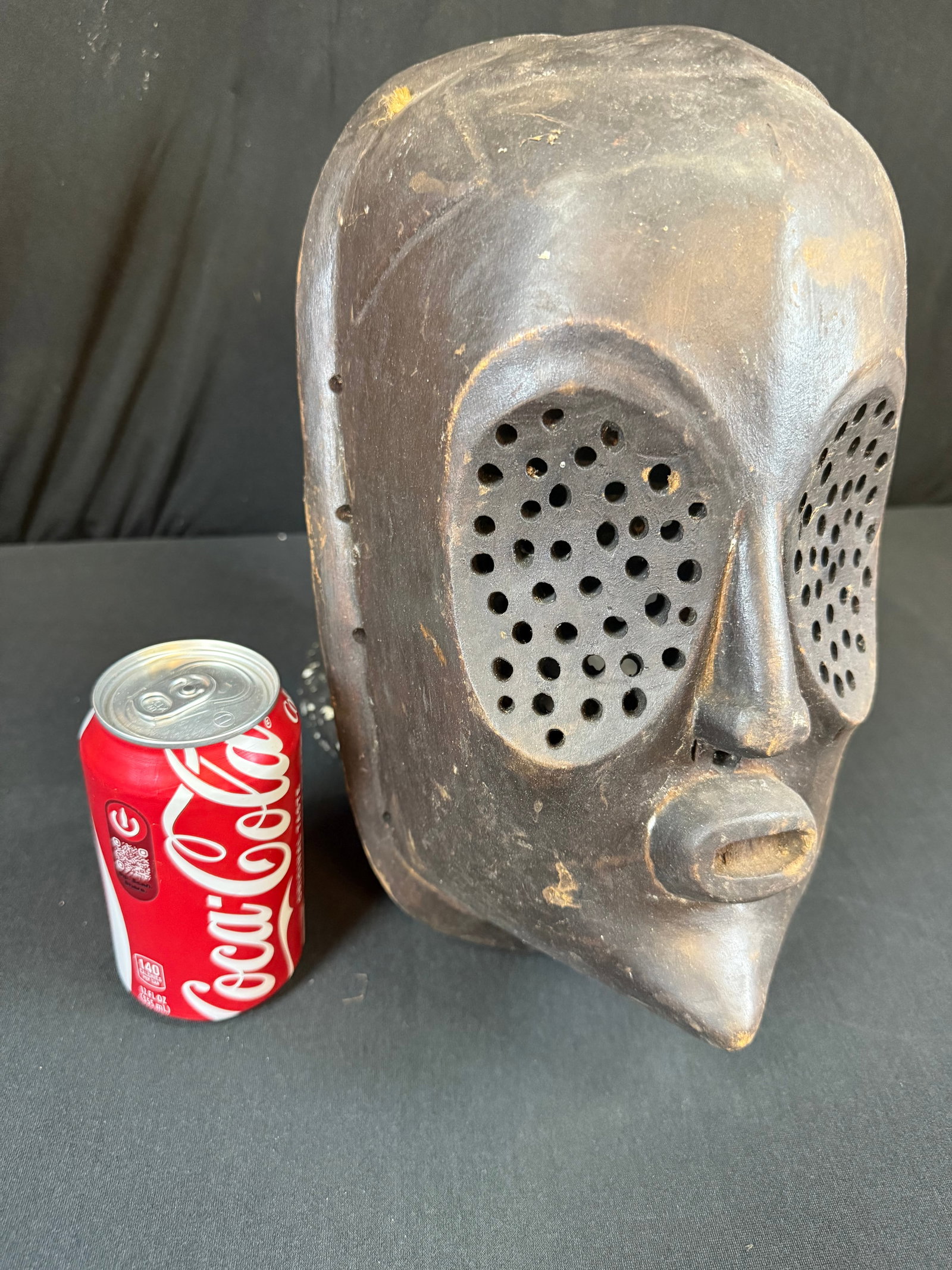Hand carved wooden African mask: Hand carved wooden African mask