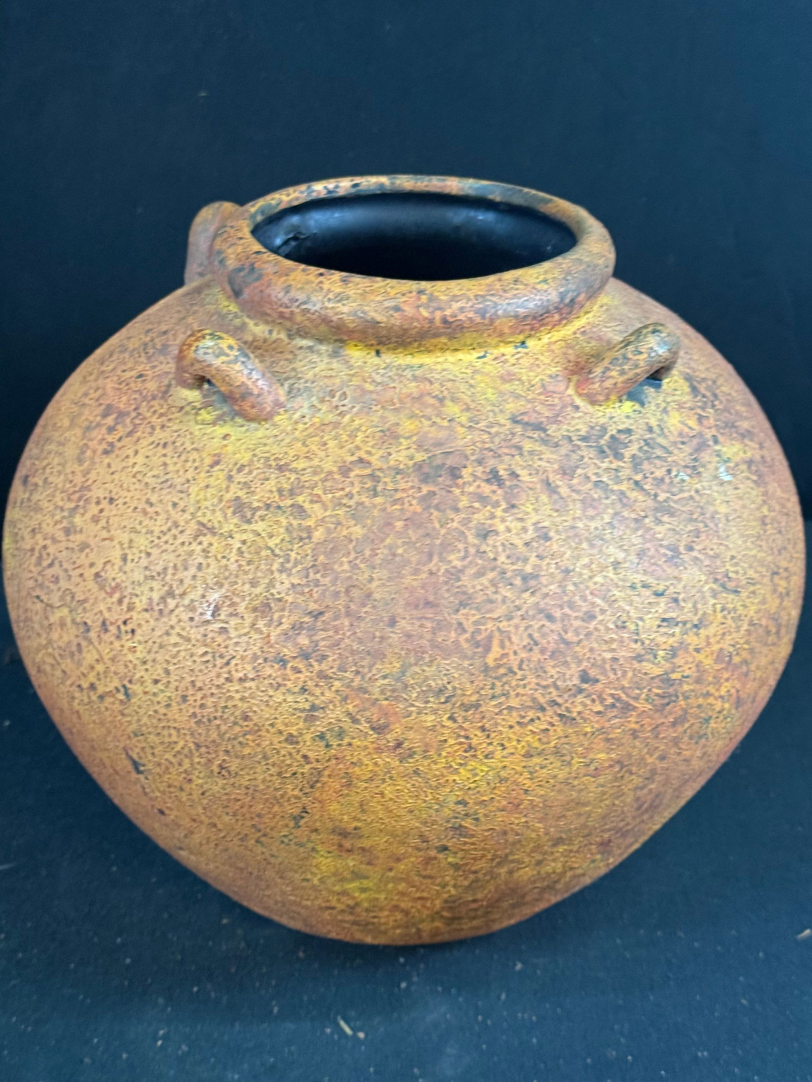 Handmade columbian clay pot: Handmade columbian clay pot